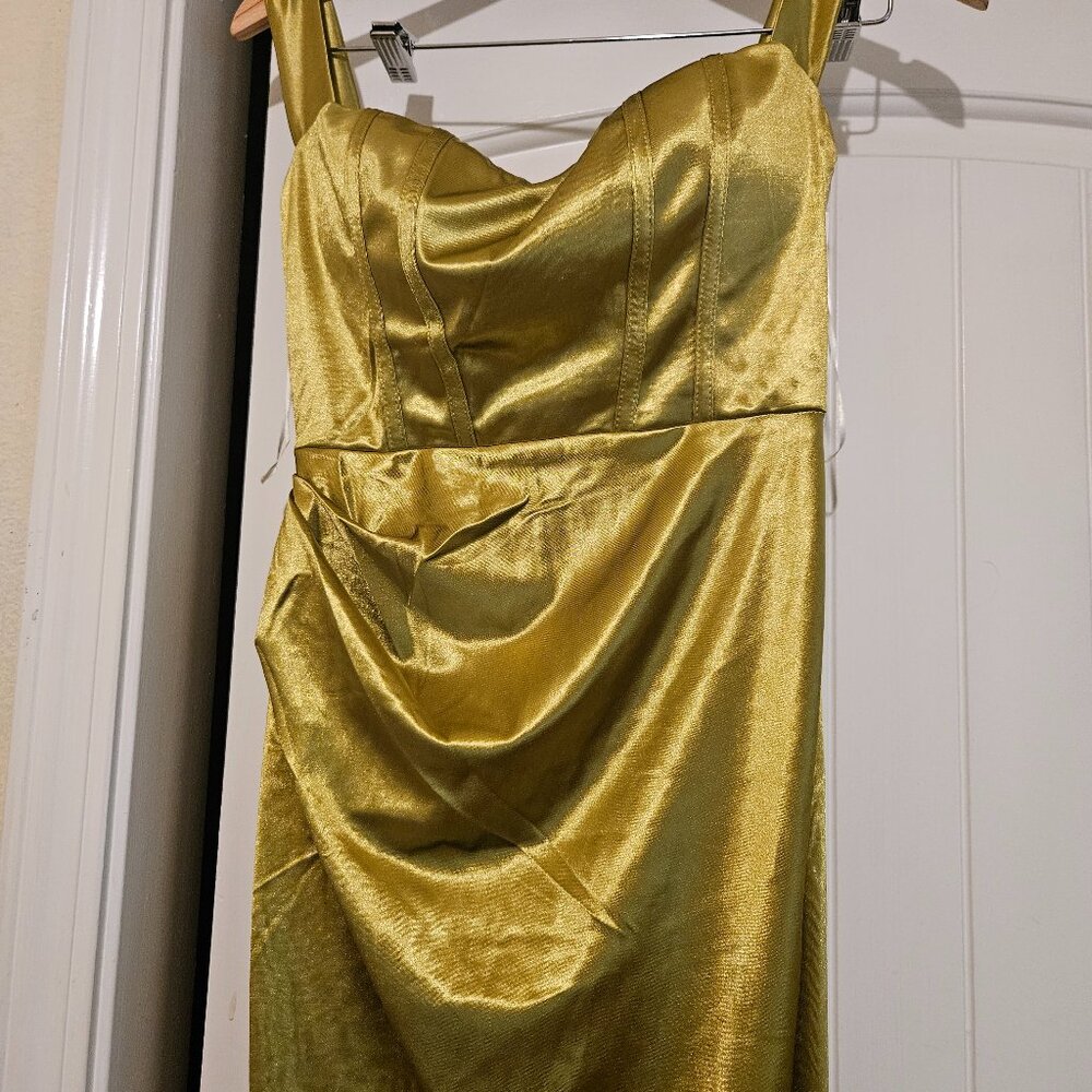 Satin formal drees